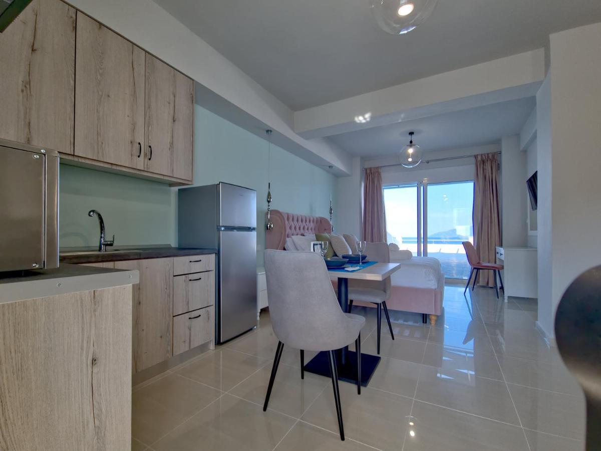 Epipleon Luxury Suites -106- Δωμάτιο 40Τμ Με Βεράντα 45Τμ Μπροστά Στην Θάλασσα Nafpaktos Exterior foto
