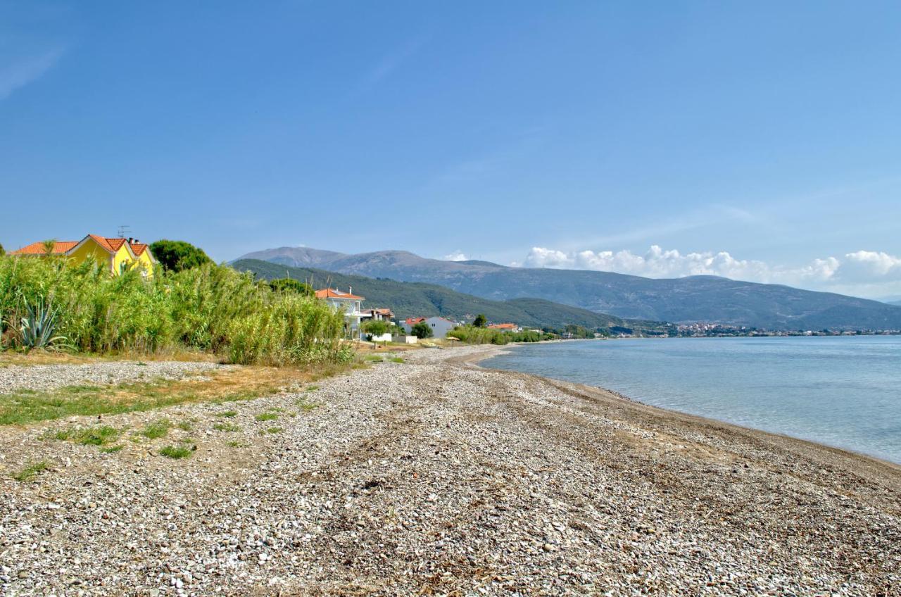 Epipleon Luxury Suites -106- Δωμάτιο 40Τμ Με Βεράντα 45Τμ Μπροστά Στην Θάλασσα Nafpaktos Exterior foto